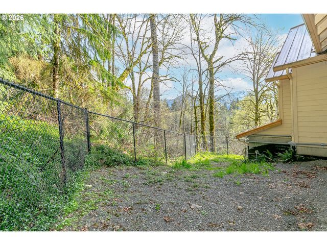 64636 E MCINTYRE Rd, Rhododendron, OR 97049
