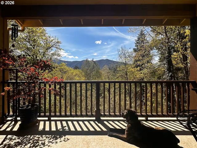 64636 E MCINTYRE Rd, Rhododendron, OR 97049