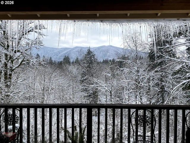 64636 E MCINTYRE Rd, Rhododendron, OR 97049