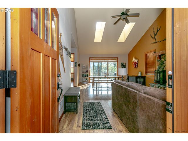 64636 E MCINTYRE Rd, Rhododendron, OR 97049