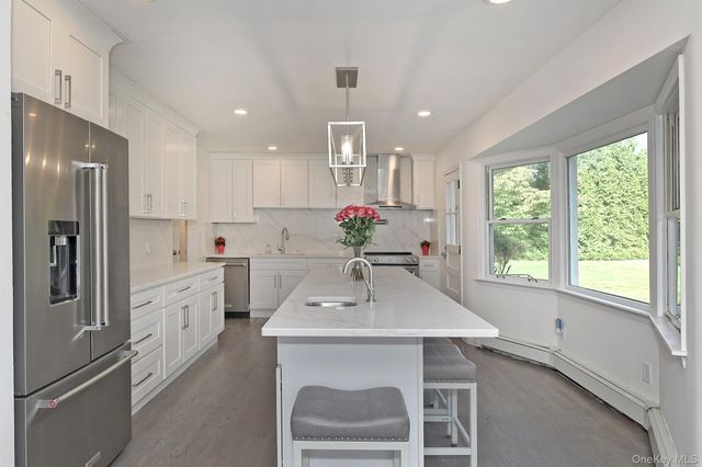 1950 Midlane, Muttontown, NY 11791
