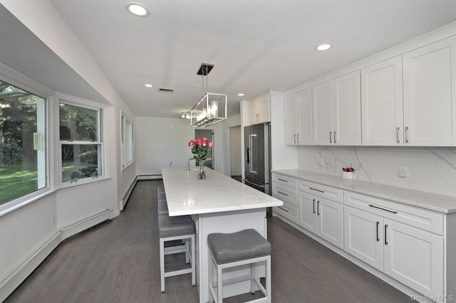1950 Midlane, Muttontown, NY 11791