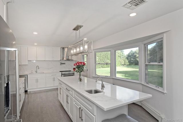 1950 Midlane, Muttontown, NY 11791