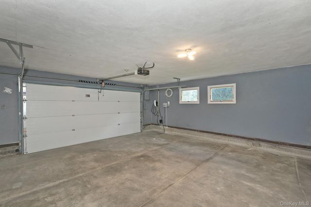 1950 Midlane, Muttontown, NY 11791