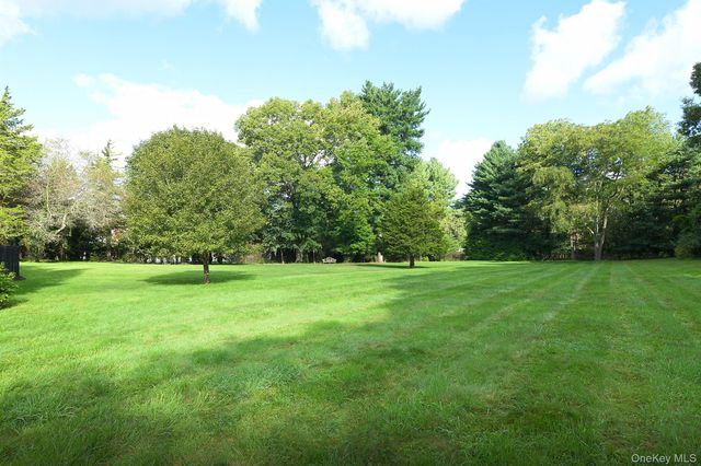 1950 Midlane, Muttontown, NY 11791