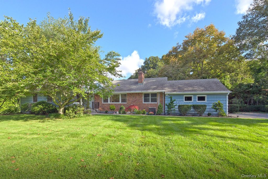1950 Midlane, Muttontown, NY 11791 — exterior