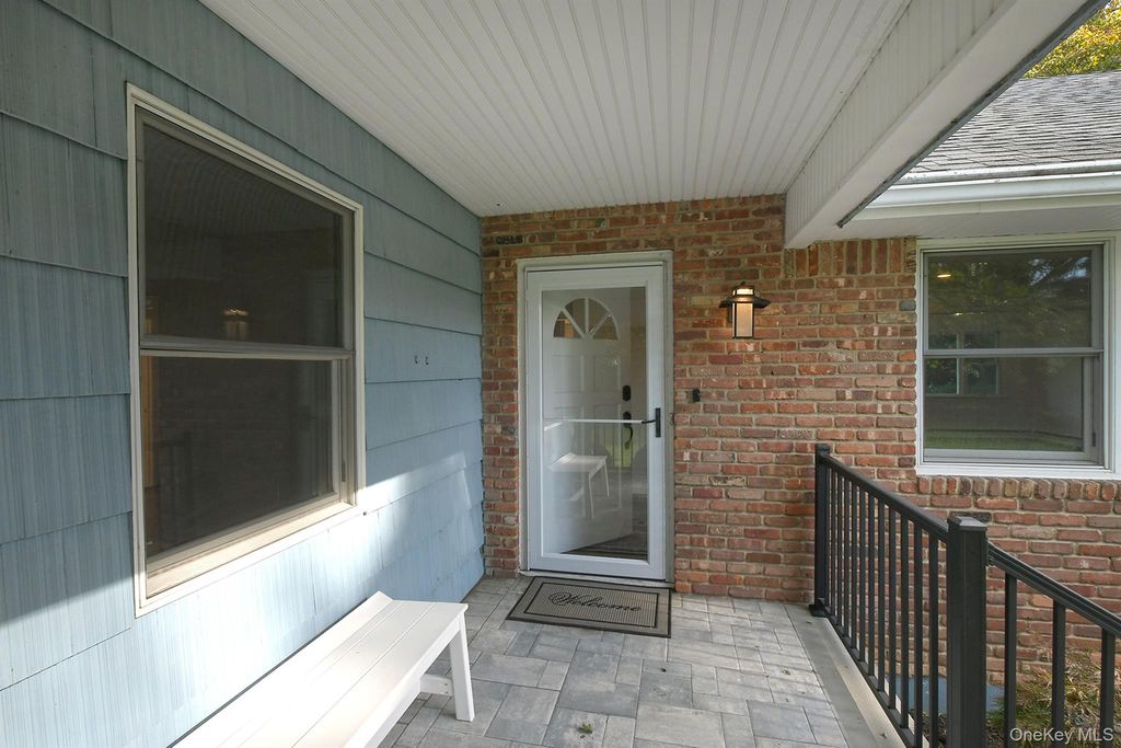 1950 Midlane, Muttontown, NY 11791 — photo 4