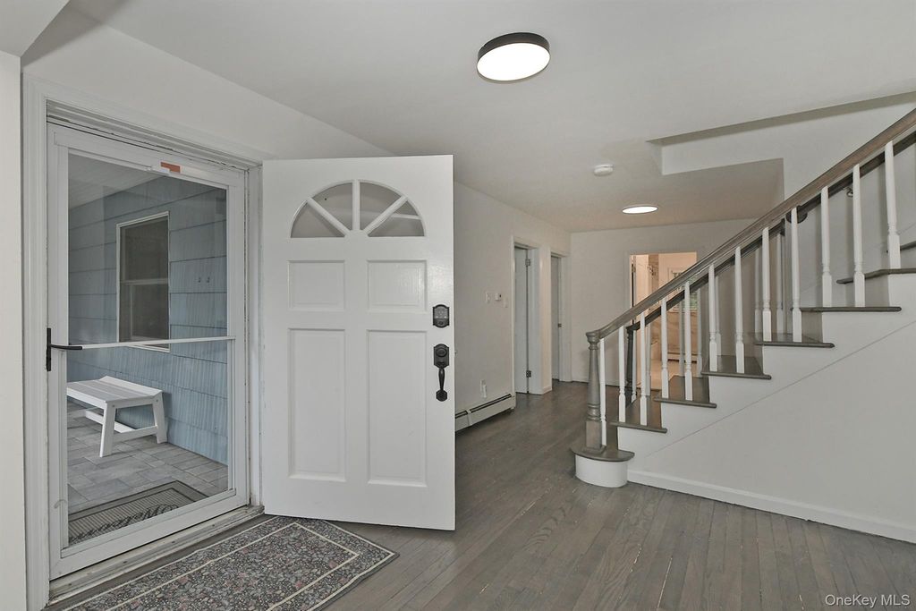 1950 Midlane, Muttontown, NY 11791 — photo 5