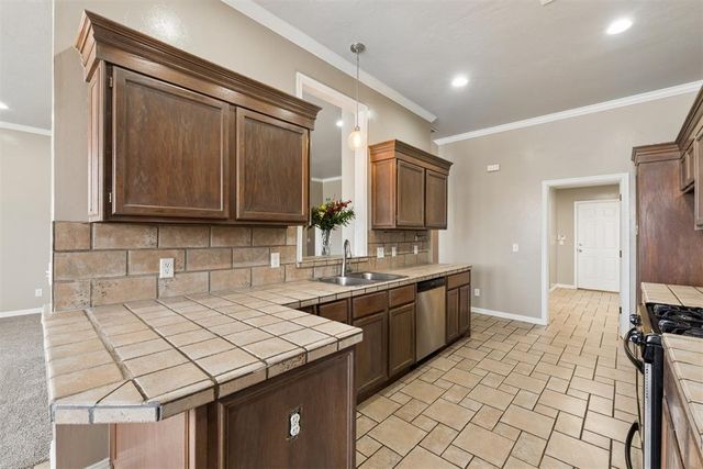 14605 N Waterfront Road, Edmond, OK 73013