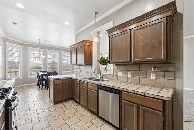 14605 N Waterfront Road, Edmond, OK 73013