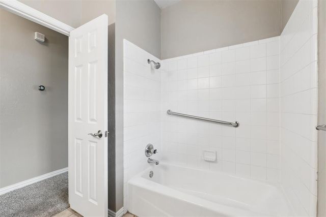 14605 N Waterfront Road, Edmond, OK 73013