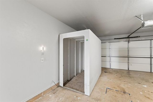 14605 N Waterfront Road, Edmond, OK 73013