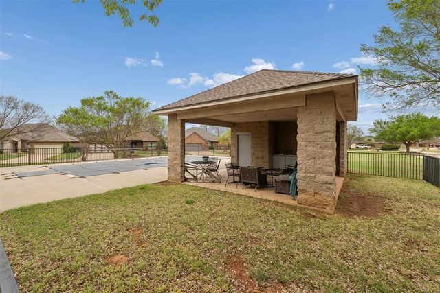 14605 N Waterfront Road, Edmond, OK 73013