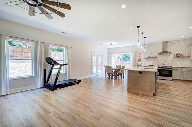 385 Parkmont Way, Dallas, GA 30132