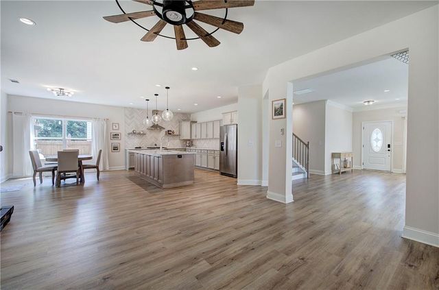 385 Parkmont Way, Dallas, GA 30132