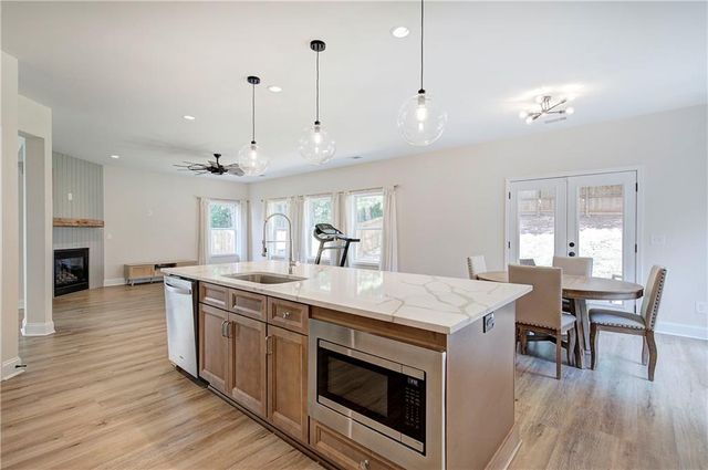 385 Parkmont Way, Dallas, GA 30132