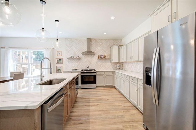 385 Parkmont Way, Dallas, GA 30132