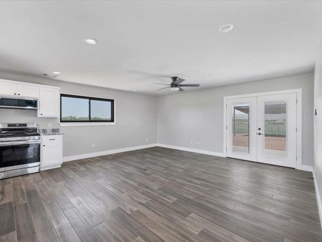 2719 Post Oak RD, Webberville, TX 78653