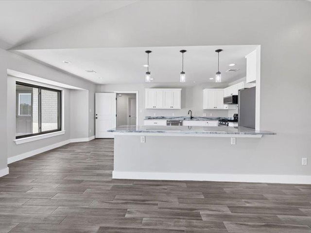 2719 Post Oak RD, Webberville, TX 78653