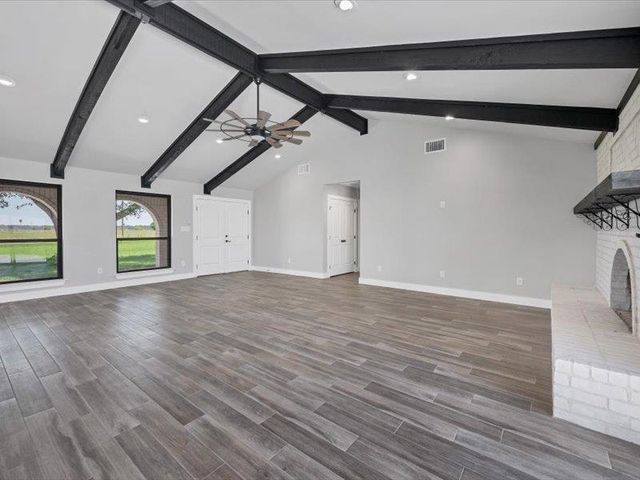 2719 Post Oak RD, Webberville, TX 78653