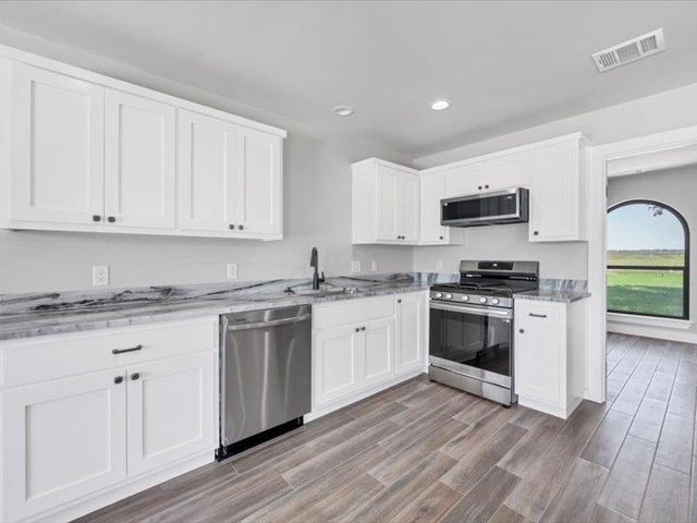 2719 Post Oak RD, Webberville, TX 78653