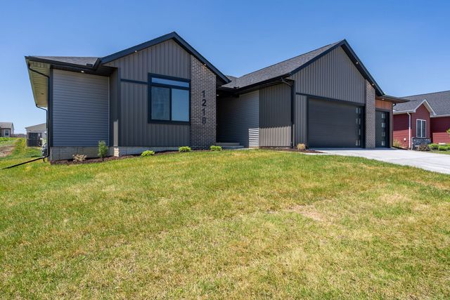 1218 S. 2nd Street, Eldridge, IA 52748