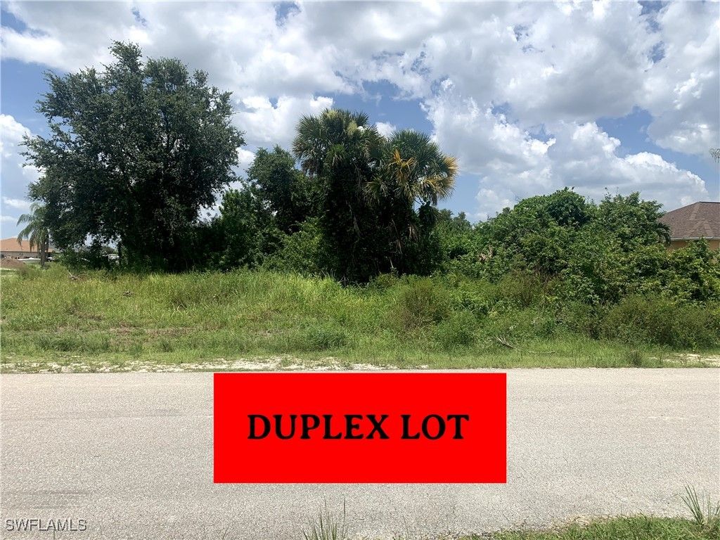 736/738 Holmes AVE, Lehigh Acres, FL 33974