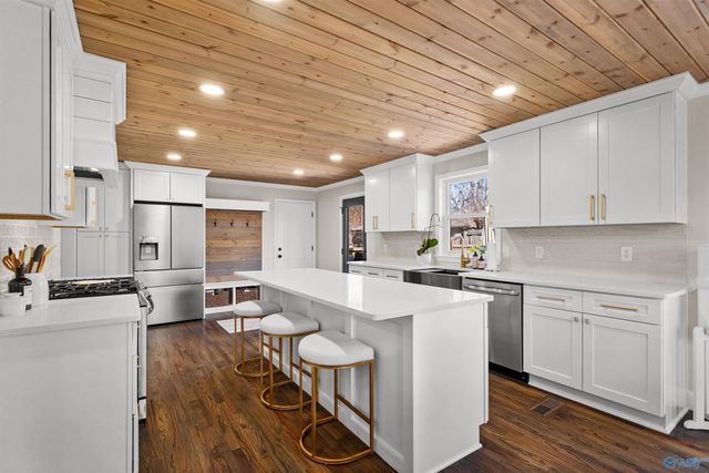 2281 Western Hills Drive E, Southside, AL 35907