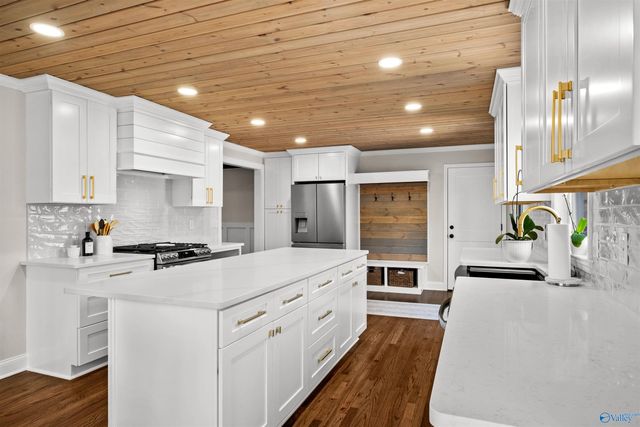 2281 Western Hills Drive E, Southside, AL 35907