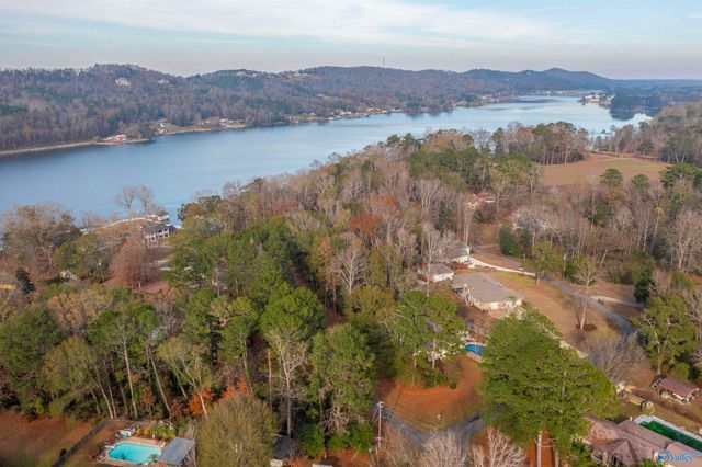 2281 Western Hills Drive E, Southside, AL 35907