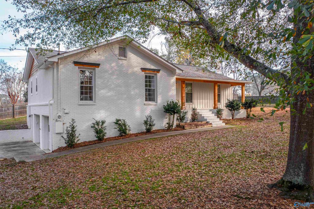 2281 Western Hills Drive E, Southside, AL 35907