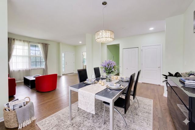 3091 Long Common Parkway, Elgin, IL 60124