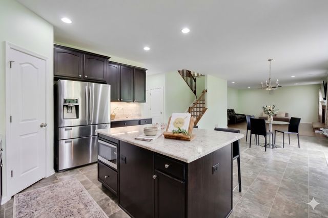 3091 Long Common Parkway, Elgin, IL 60124