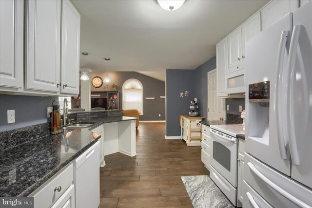 304 KENT DR, Harrisburg, PA 17111