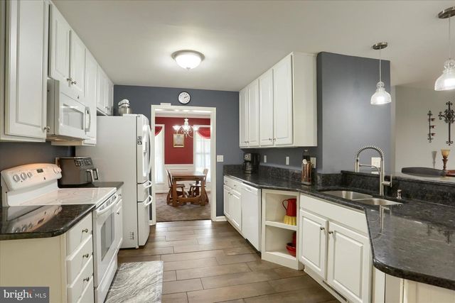 304 KENT DR, Harrisburg, PA 17111