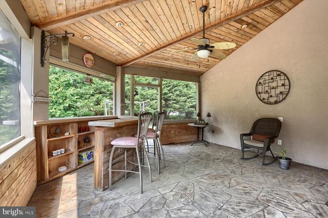 304 KENT DR, Harrisburg, PA 17111