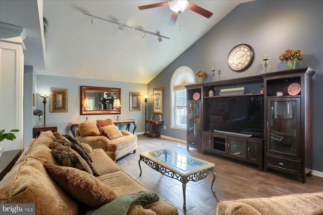 304 KENT DR, Harrisburg, PA 17111