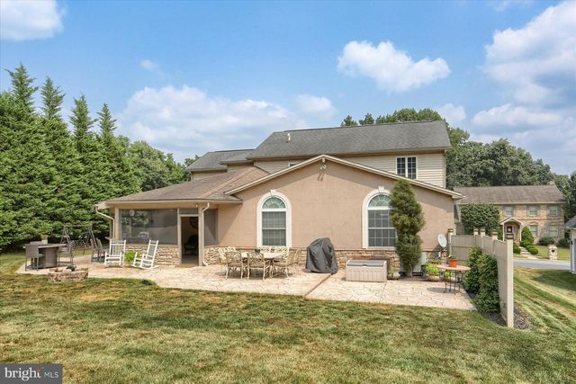 304 KENT DR, Harrisburg, PA 17111