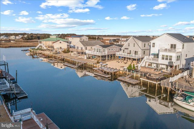 51 S SPINNAKER DR, Mystic Islands, NJ 08087