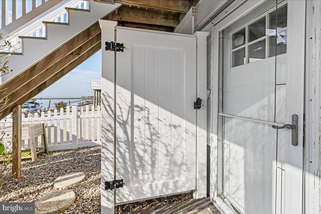 51 S SPINNAKER DR, Mystic Islands, NJ 08087