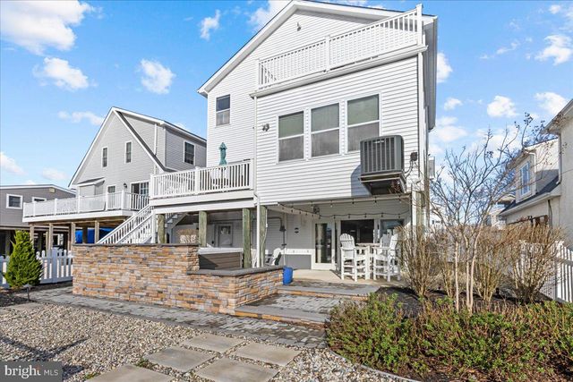 51 S SPINNAKER DR, Mystic Islands, NJ 08087