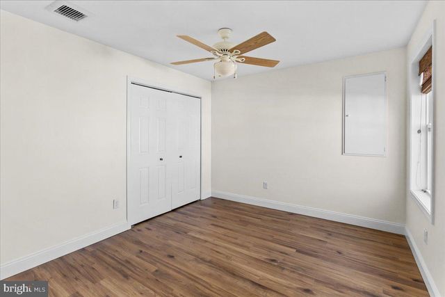 51 S SPINNAKER DR, Mystic Islands, NJ 08087