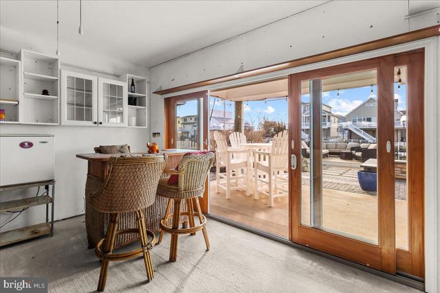 51 S SPINNAKER DR, Mystic Islands, NJ 08087