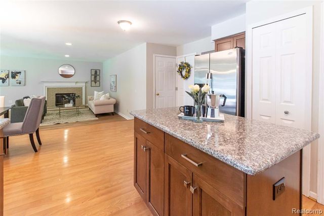 1880 Poppleton Drive, West Bloomfield, MI 48324