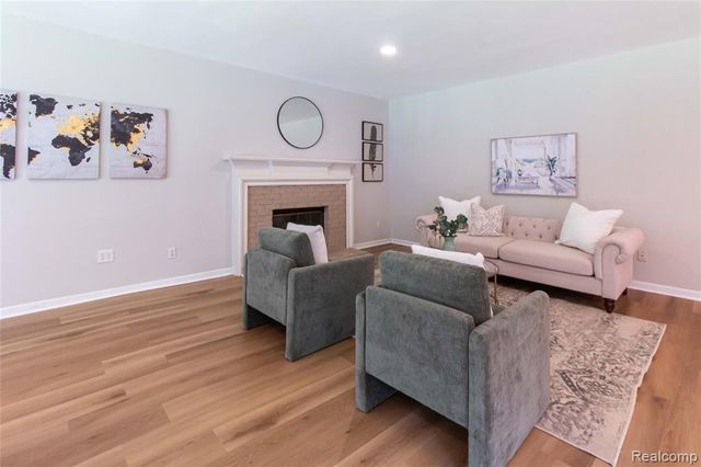 1880 Poppleton Drive, West Bloomfield, MI 48324