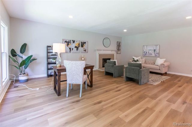 1880 Poppleton Drive, West Bloomfield, MI 48324