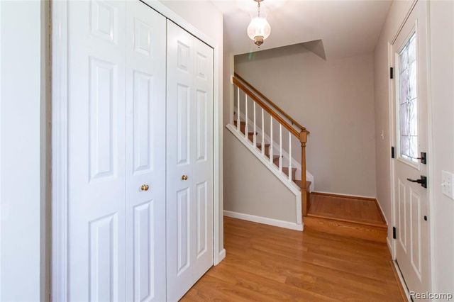 1880 Poppleton Drive, West Bloomfield, MI 48324