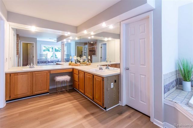1880 Poppleton Drive, West Bloomfield, MI 48324
