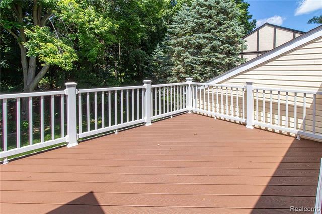 1880 Poppleton Drive, West Bloomfield, MI 48324