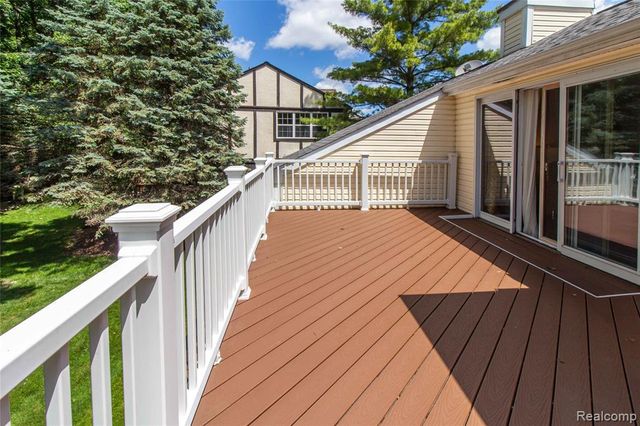 1880 Poppleton Drive, West Bloomfield, MI 48324